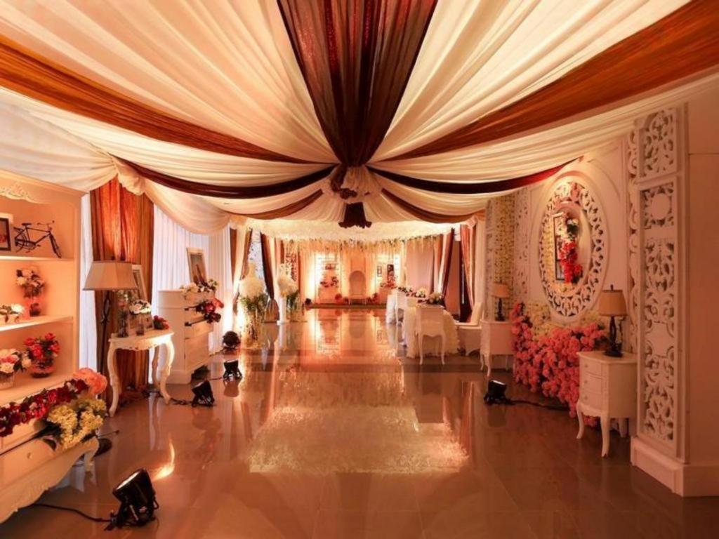 Beston Hotel Palembang Exterior photo